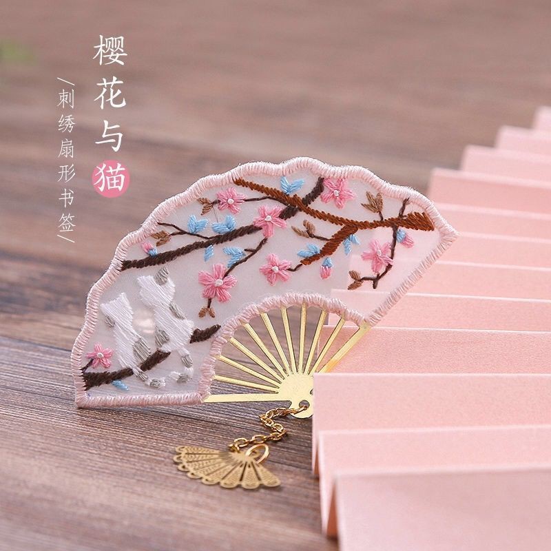Móc Khoá / Kẹp Sách Thêu Tay Trung Quốc/Dấu trang thêu tinh xảo của Trung Quốc/THẺ QUAN/Nghề Thêu/Dấu trang/Món quà tinh tế
