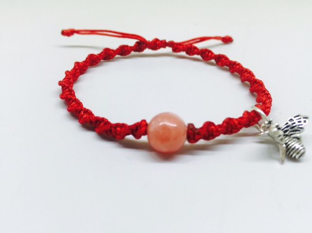 Vòng tay tết dây đỏ - Đào hoa, ong bướm