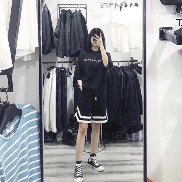 Quần short V Unisex nam nữ, quần sooc đùi phối sọc | BigBuy360 - bigbuy360.vn