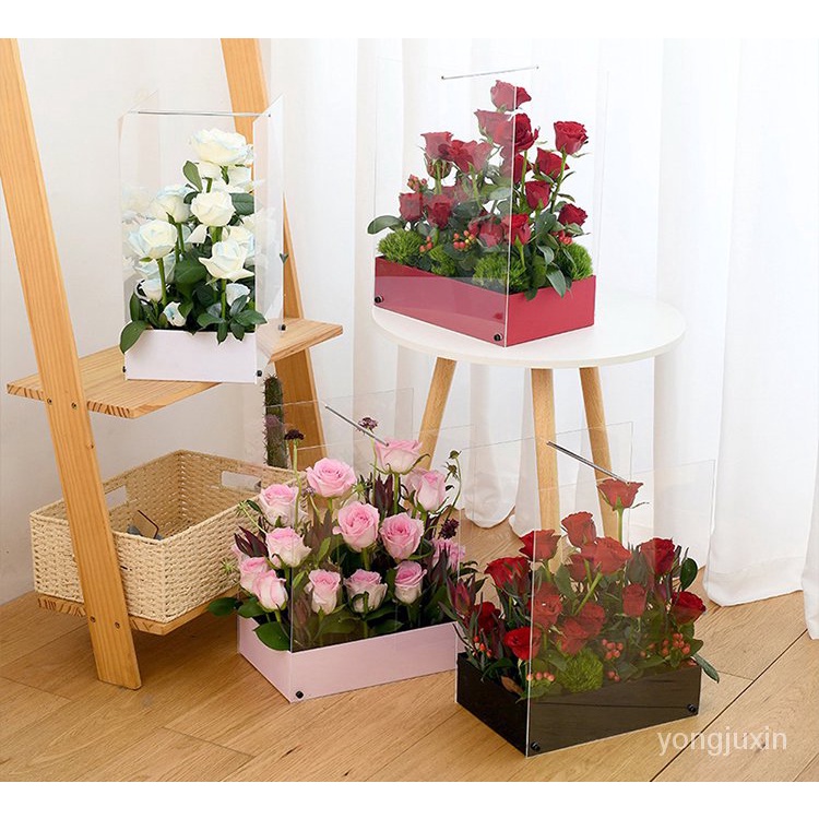 Hộp đựng hoa để bàn hình vuông bằng acrylic trong suốt