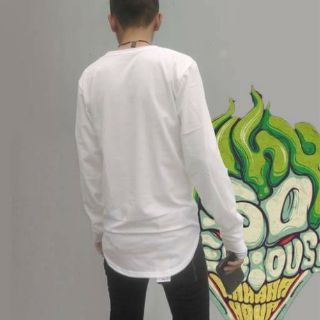 Áo longtee tay dài xỏ ngón