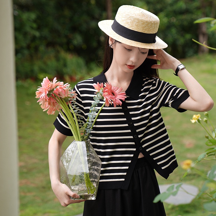 Áo Cardigan Dệt Kim Tay Ngắn Kẻ Sọc Thiết Kế Xẻ Tà Cá Tính