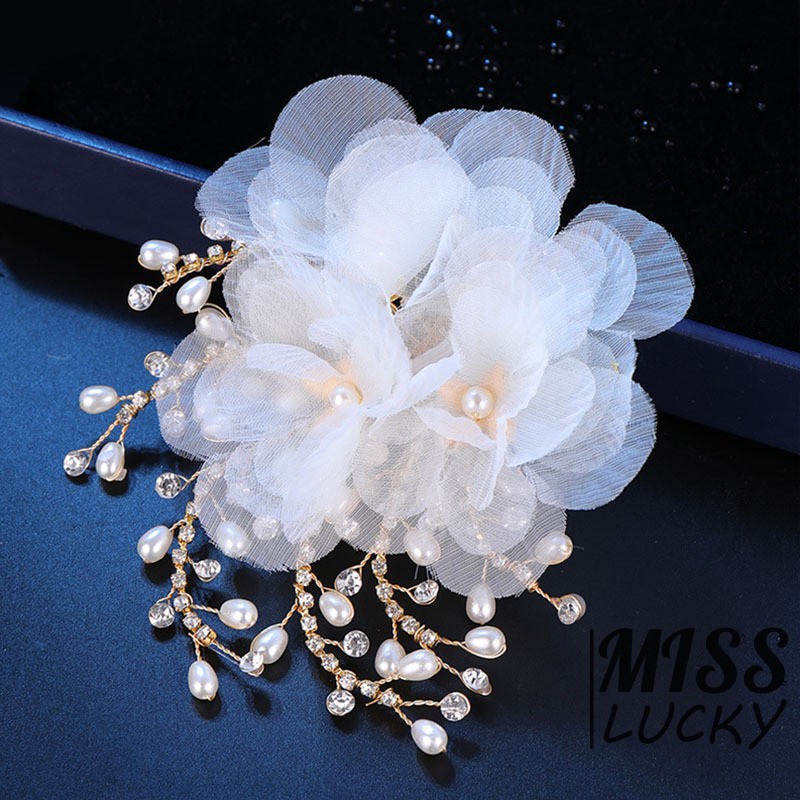 Kẹp tóc kiểu dáng thời trang thanh tú cho cô dâu