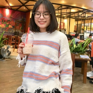 Ao len kẻ sọc tua dua