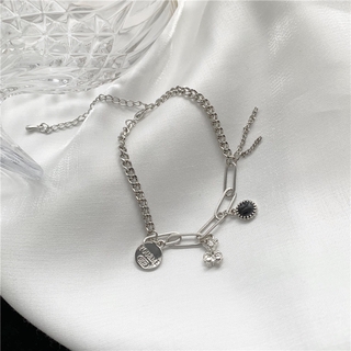 Vòng Tay Đính Đá Phối Tua Rua Phong Cách Hàn Quốc F294