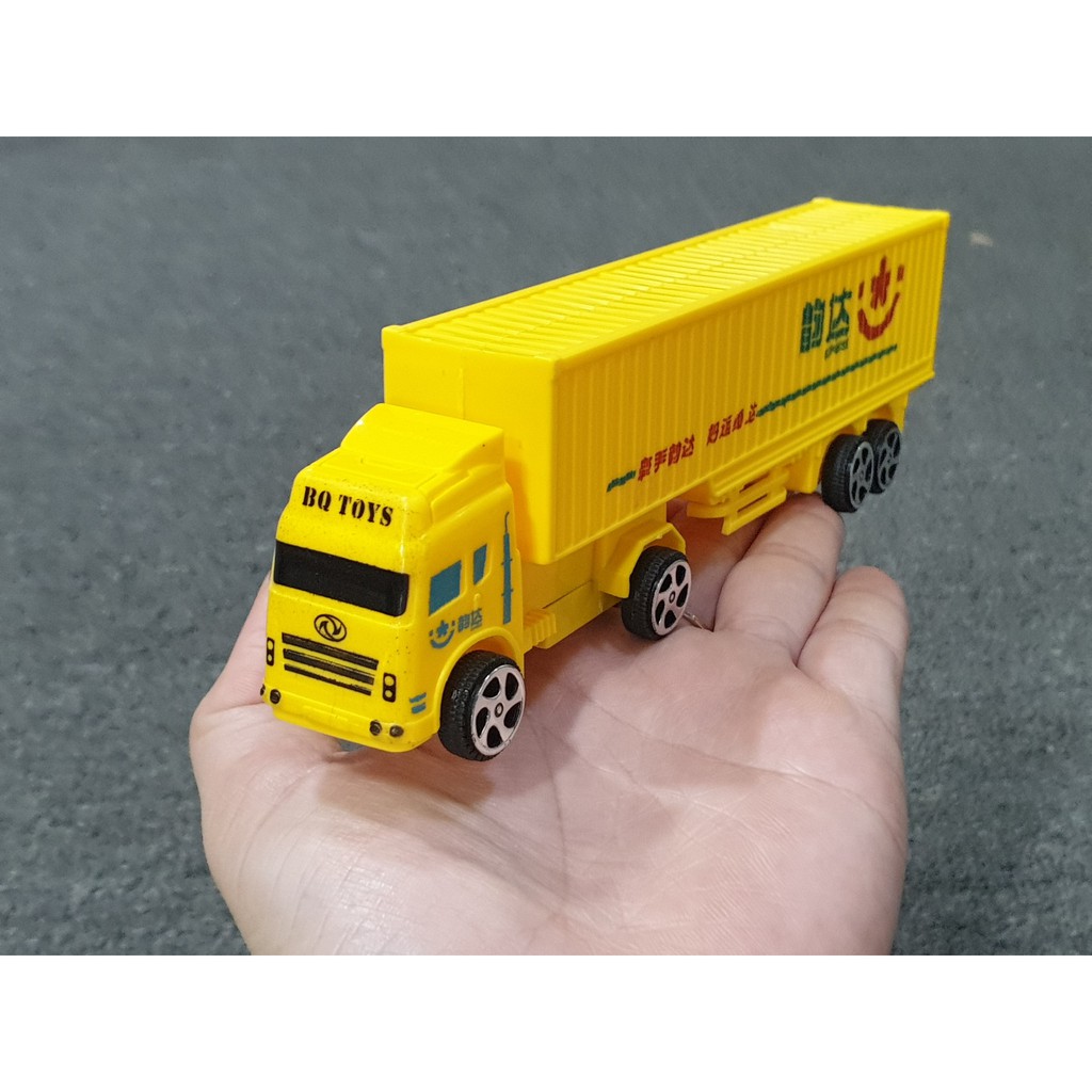 Xe Mô Hình Đồng Giá 25k - Mã  BQ112-01 . Xe Container Màu Vàng Size Mini - Có Chạy Trớn