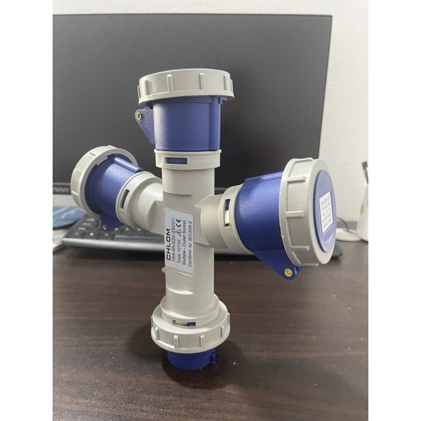 Ổ cắm công nghiệp chia 3 IP 67 (3F16A)