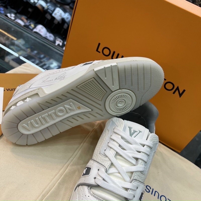 GIÀY LV TRAINER SNEAKER WHITE SIGNATURE LAI AU DA THẬT
