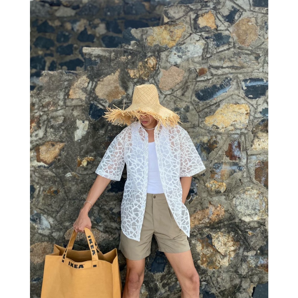 Quần Short Form Ngắn Trên Gối Màu Kem