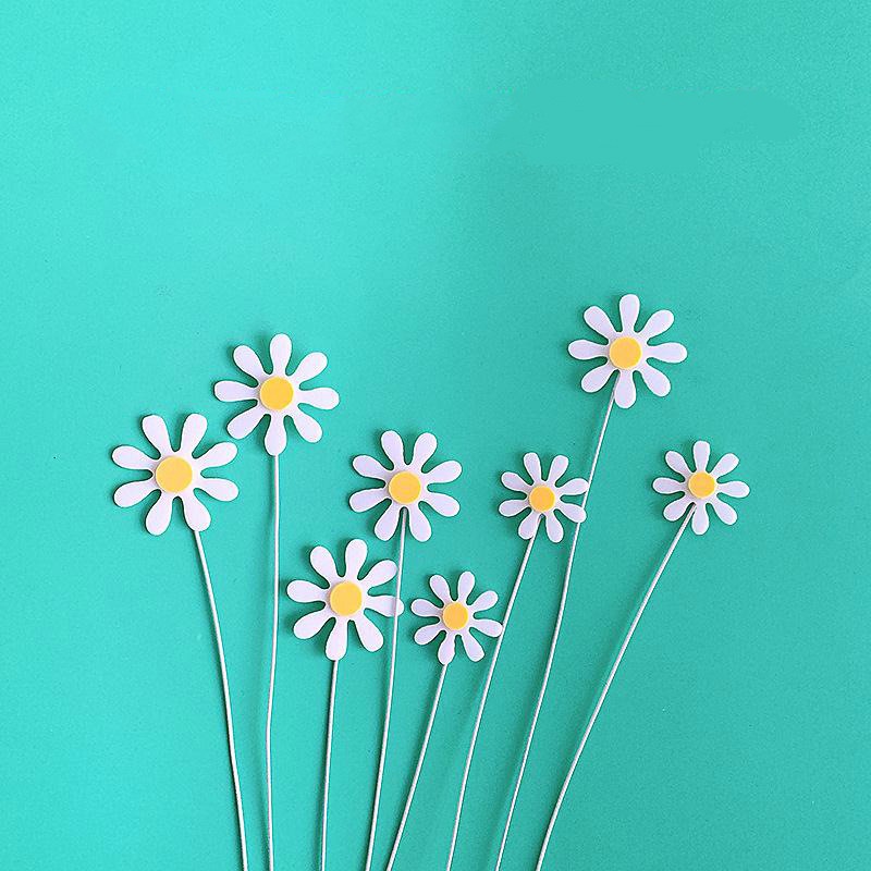 Set 8 Que Cắm Trang Trí Bánh DIY Hình Hoa Cúc Bằng Acrylic