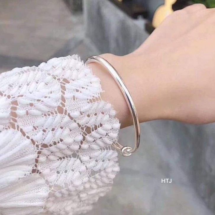 Vòng tay bạc ta tròn trơn cho mẹ và bé