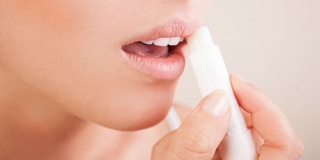 Son dưỡng môi Balea Đức hương vanilla