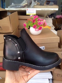BOOT DA NẠM ĐINH