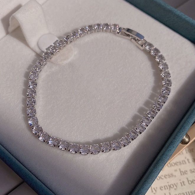 Vòng tay đá khóa gập nhẹ nhàng sang trọng VT52