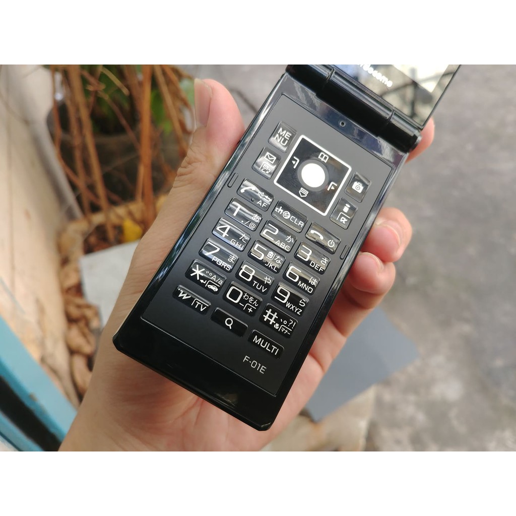 Điện thoại Fujitsu F-01E màu đen