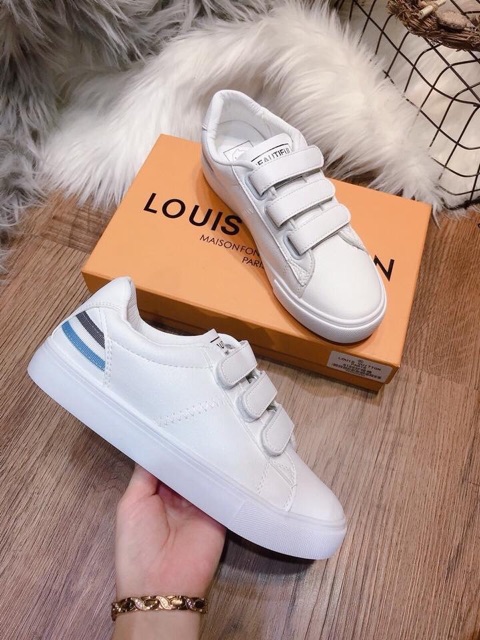 THỂ THAO DÁN GÓT KẺ XANH