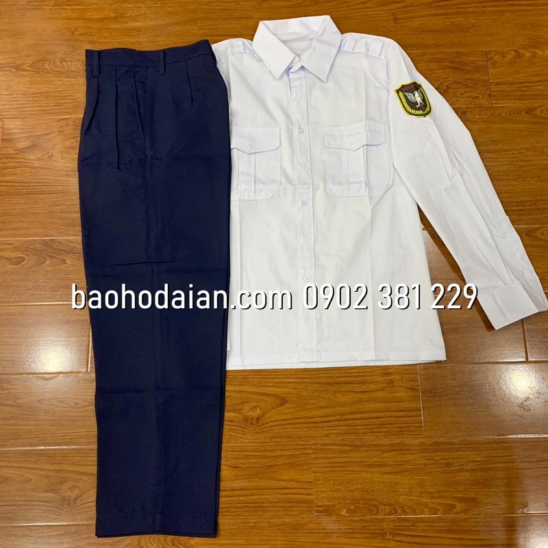 Quần áo bảo vệ dài tay màu trắng có logo (áo vải si - quần casme)