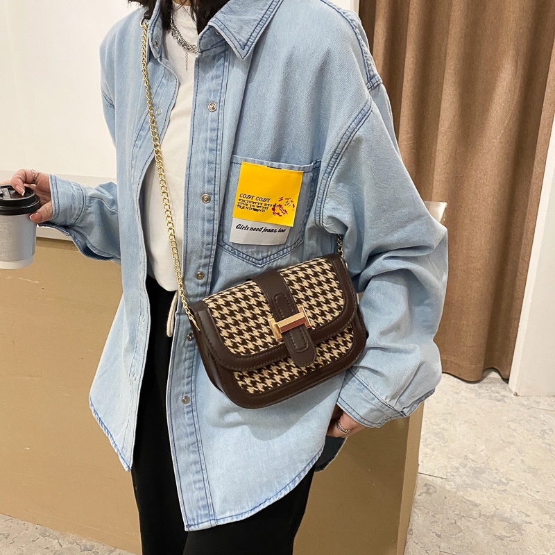 Túi đeo vai IELGY kiểu vuông nhỏ đơn giản in kẻ sọc trang trí đai phối xích phong cách Hàn Quốc