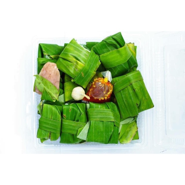 Nem chua ninh hoà ( lá chùm ruột) hộp 20 cái