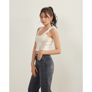 Áo thun ba lỗ Shebyshj phối ren màu trắng - Leona Top