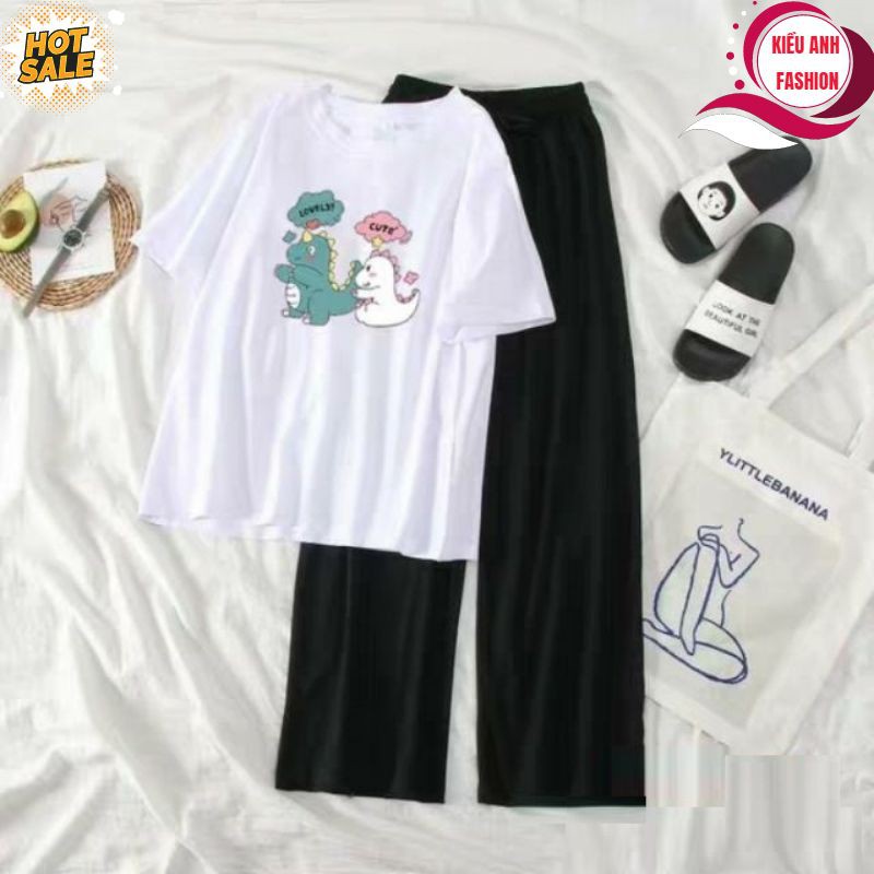 Sét Bộ Đồ Nữ Áo Cotton Organic Ngắn Tay Cổ Tròn Khủng Long Bám Đuôi Kèm Quần Thun Cát Rộng Mặc Đi Chơi Dạo Phố, Mặc Ở Nh