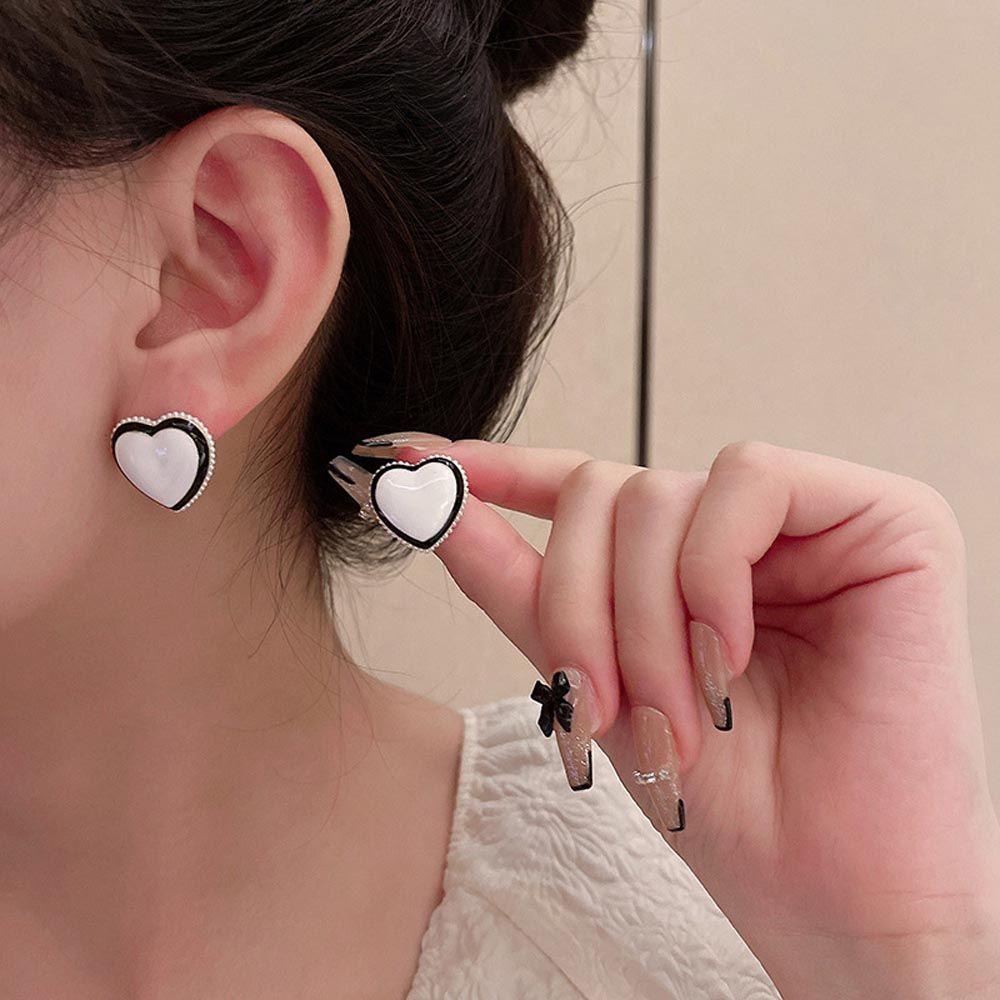 Bông Tai Hình Trái Tim Phong Cách Vintage Dành Cho Nữ