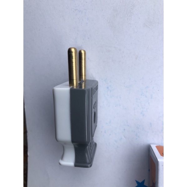 Phích cắm điện chân tròn PC1 PiPo