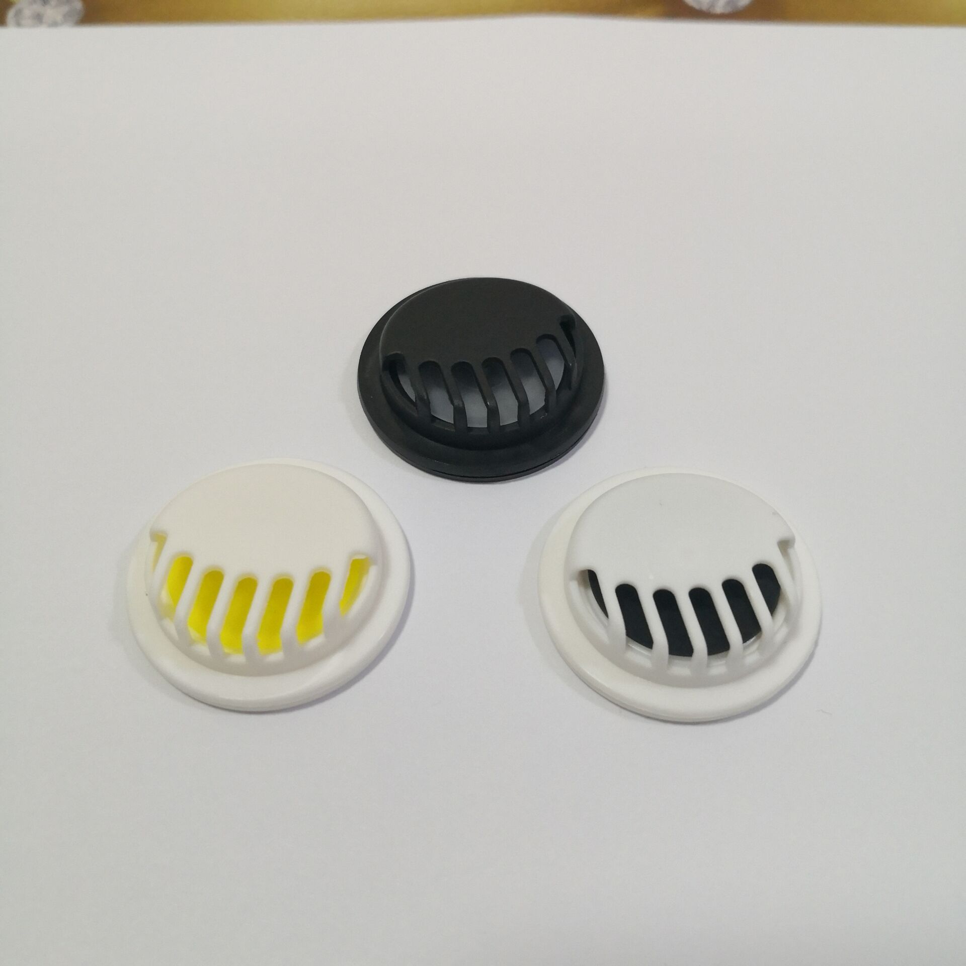 Van Gắn Khẩu Trang Thoáng Khí Độc Đáo Tiện Dụng | BigBuy360 - bigbuy360.vn