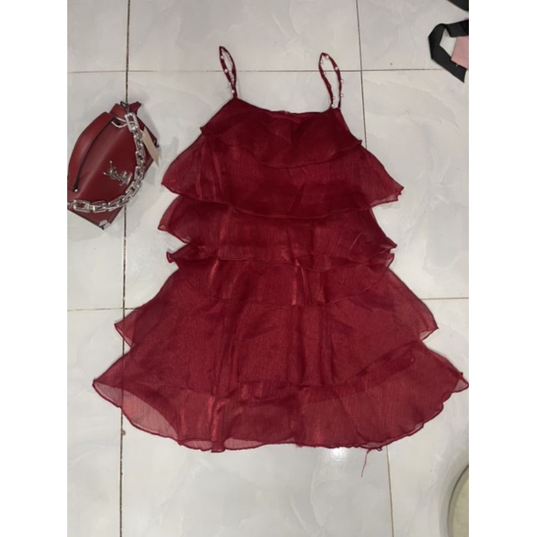 đầm tầng hai dây