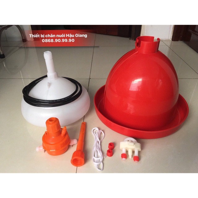 Máng uống tự động cho gà