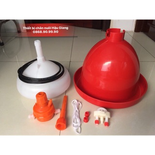 Máng uống tự động cho gà
