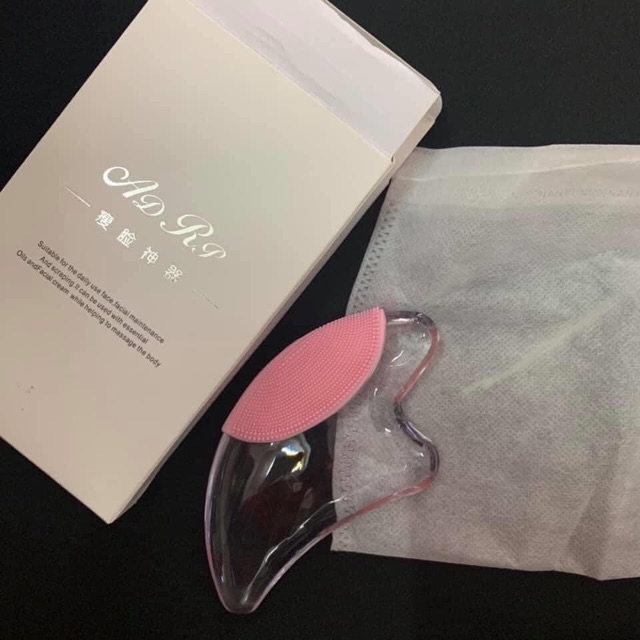 Thanh lăn massa công dụng: có phần rửa mặt, tẩy tế bào chết và massage. | BigBuy360 - bigbuy360.vn