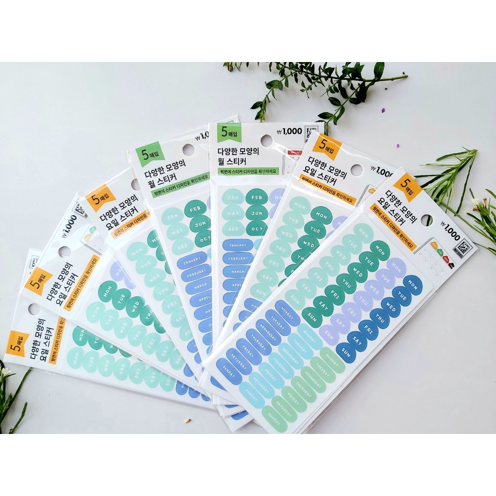 Sticker tuần, tháng nhiều màu Daiso