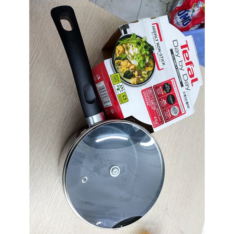 TEFAL- Dùng được bếp từ- Nồi cán dài/ quánh Day By Day G1432305 size 18cm nấu gì cũng tiện- hàng chính hãng.