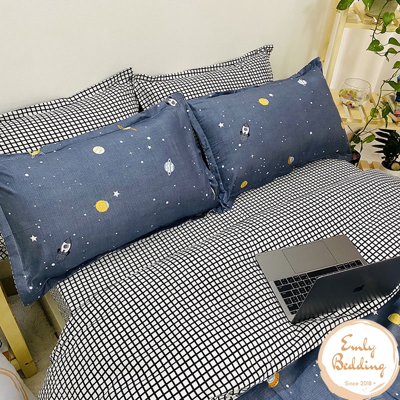 Bộ Vỏ Chăn Kèm Ga Gối Cotton Poly - Emly Bedding mẫu vũ trụ | BigBuy360 - bigbuy360.vn