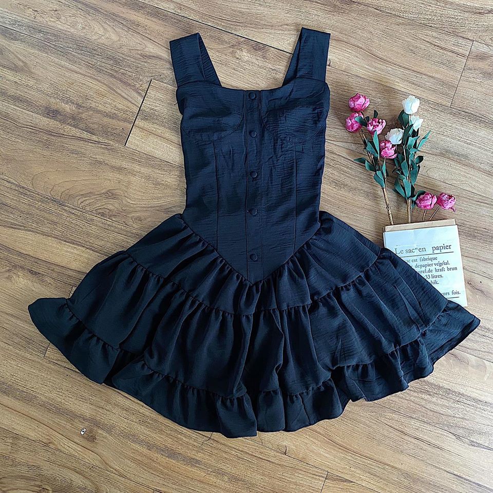 Đầm đen sexy cho ngày hè, dành cho cô nàng năng động cá tính