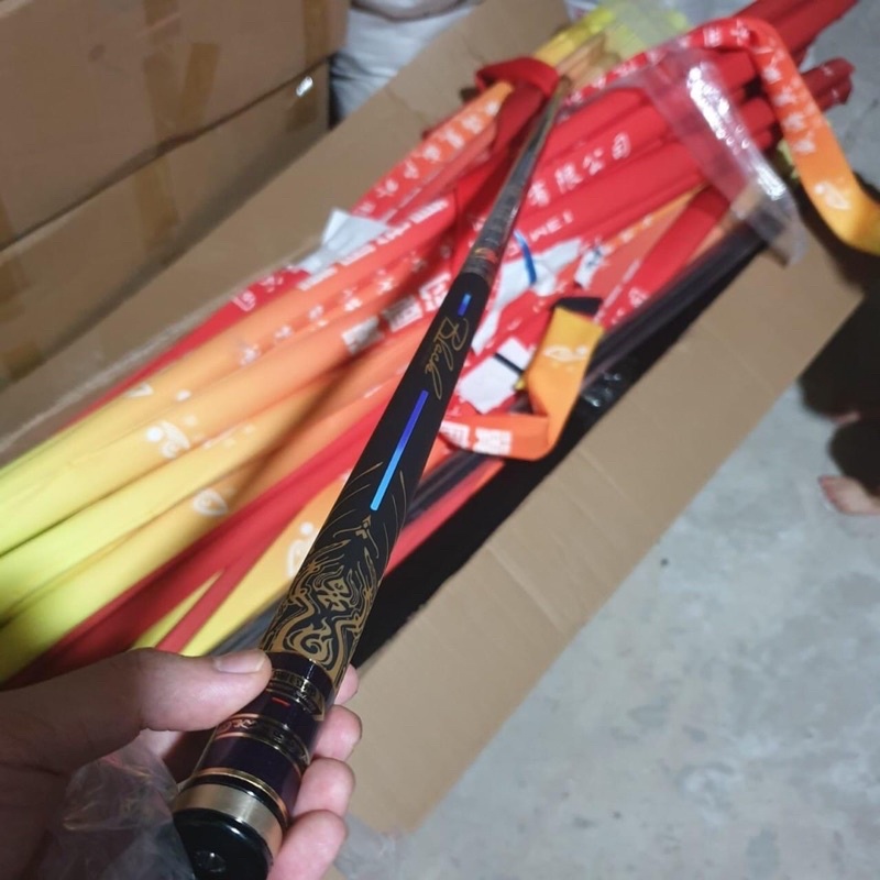 Cần câu tay Hắc Điếu Sư 8H bản săn hàng tặng 1 ngọn phụ