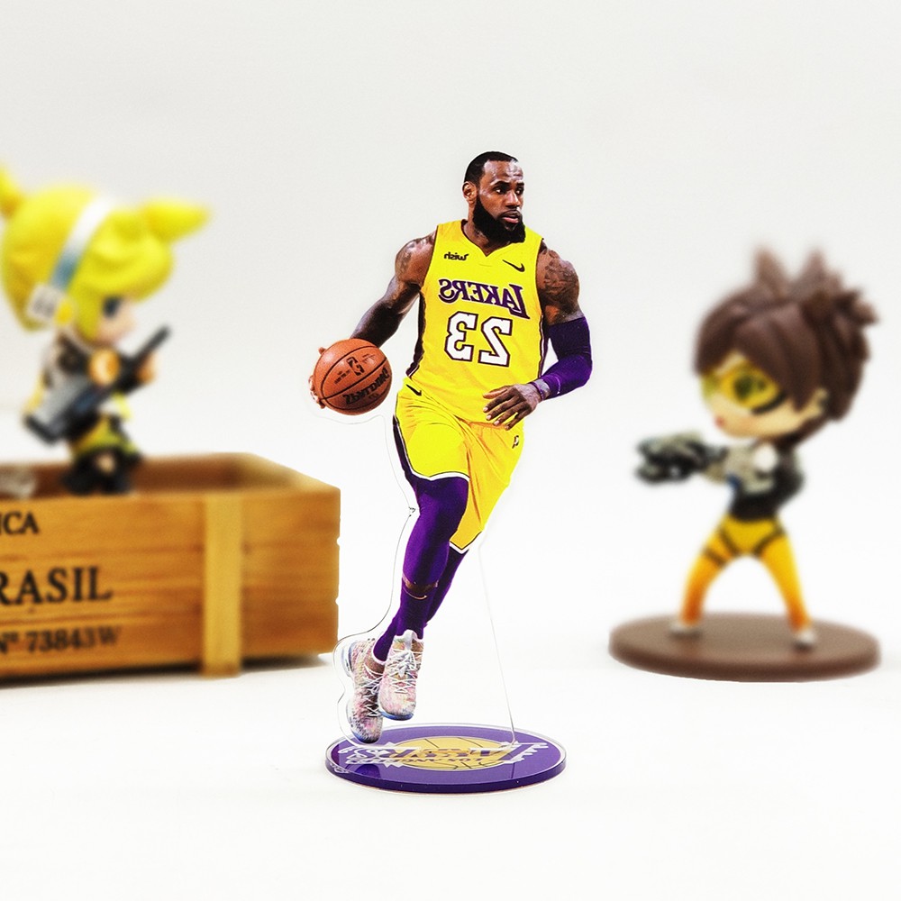 Đồ chơi mô hình nhân vật Lebron James đứng được