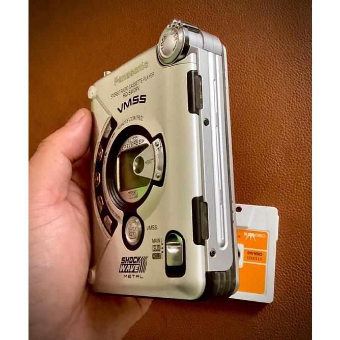 Máy cassette Panasonic RQ-SQ09V còn mới bằng nhôm