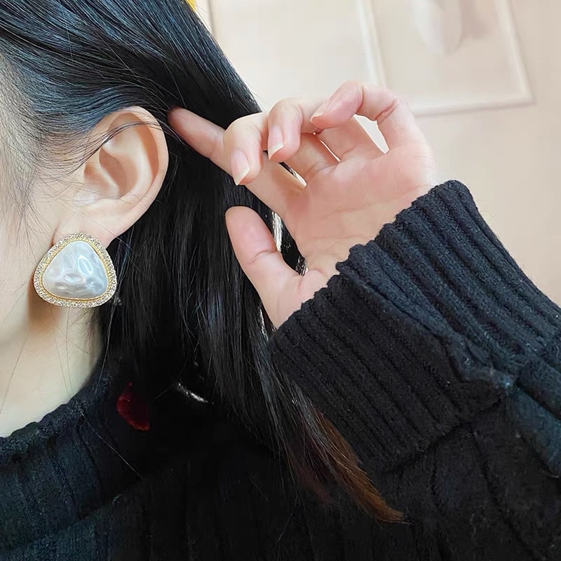 Hoa tai đính đá phong cách thanh lịch - Maben