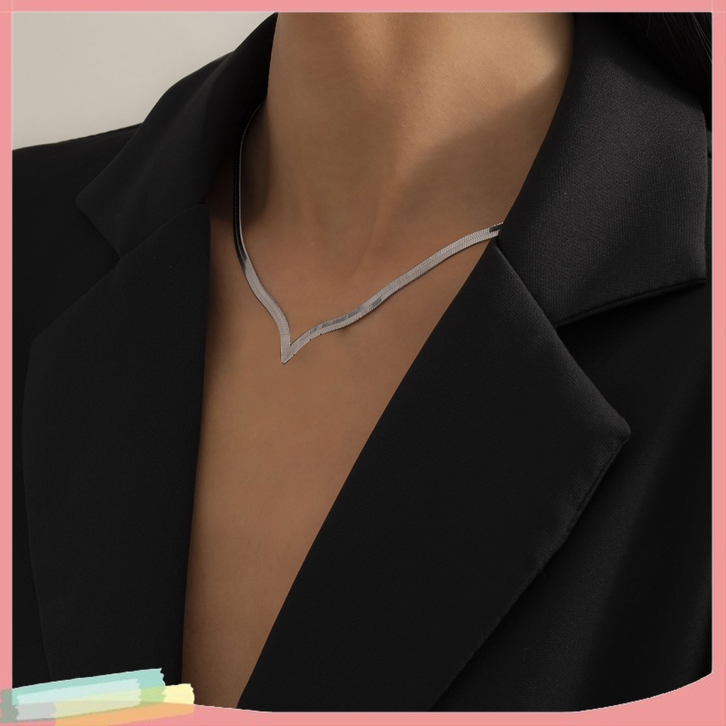 Vòng Cổ Choker Dạng Chuỗi Rắn Mặt Chữ V Trọng Lượng Nhẹ Phong Cách Hip Hop