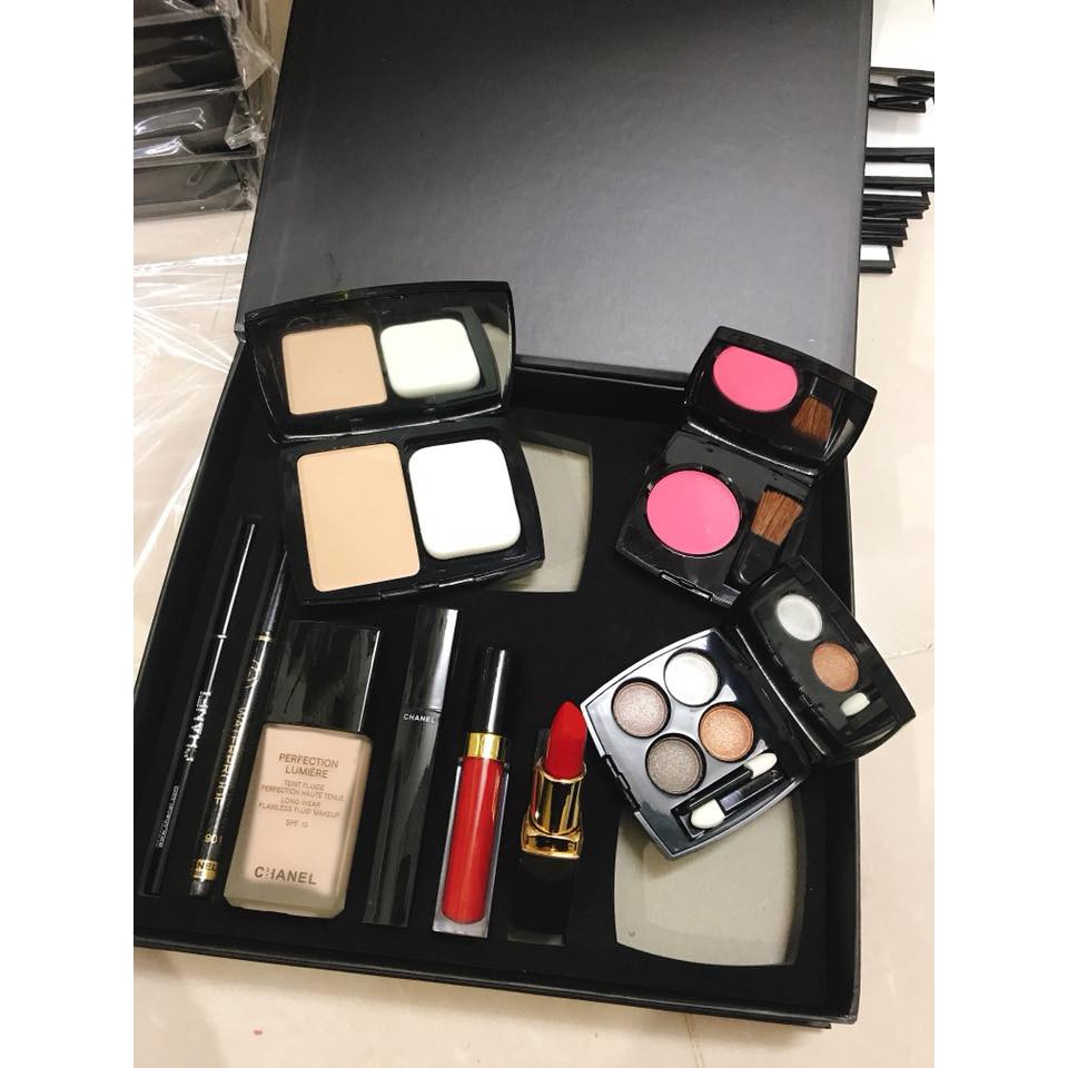 Set trang điểm Chanel 9 món