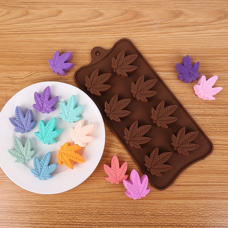 Khuôn Silicone 8 Ngăn Tạo Hình Lá Phong 3D Làm Bánh
