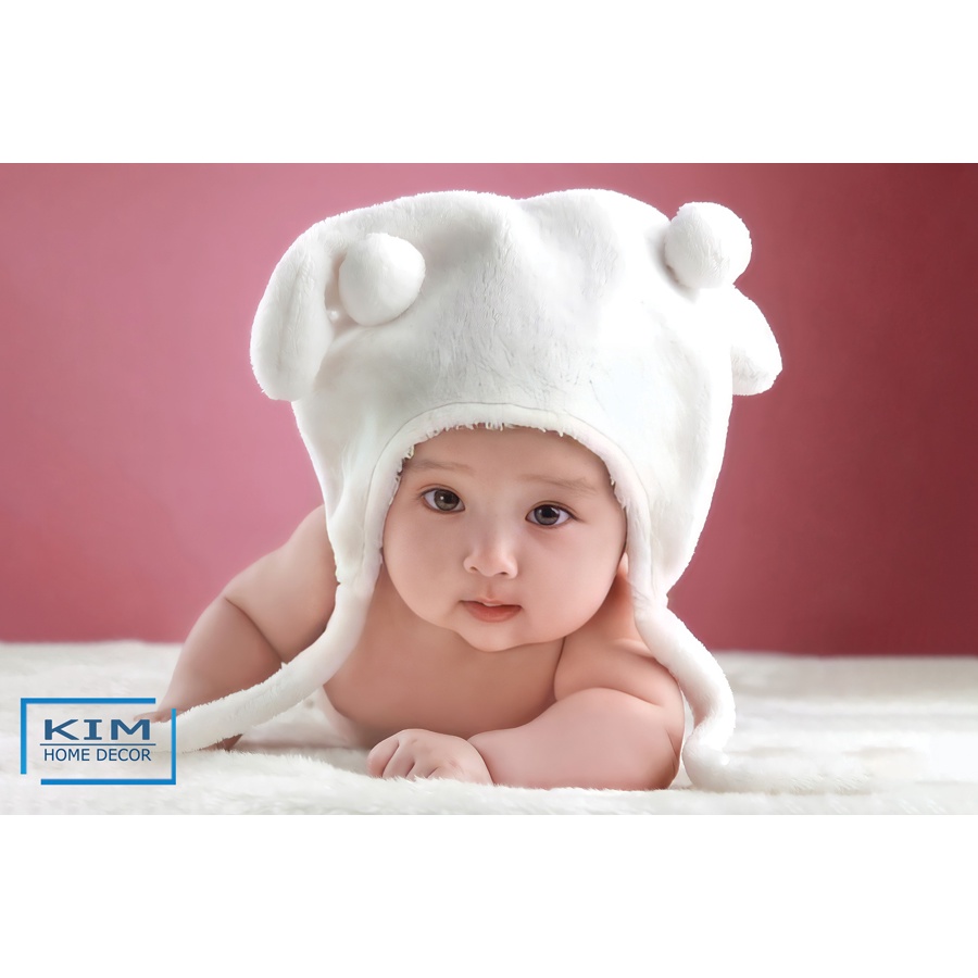 Tranh Dán Tường Em Bé Đáng Yêu KHEB017