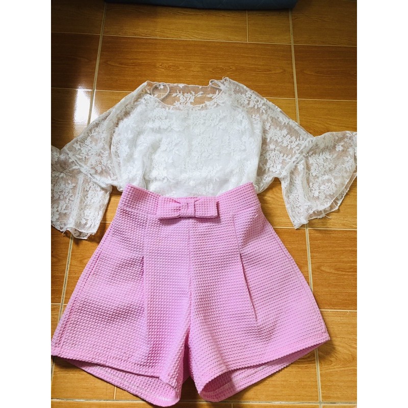 Set đồ dạo phố áo lưới hoa văn và quần sỏt trẻ trung