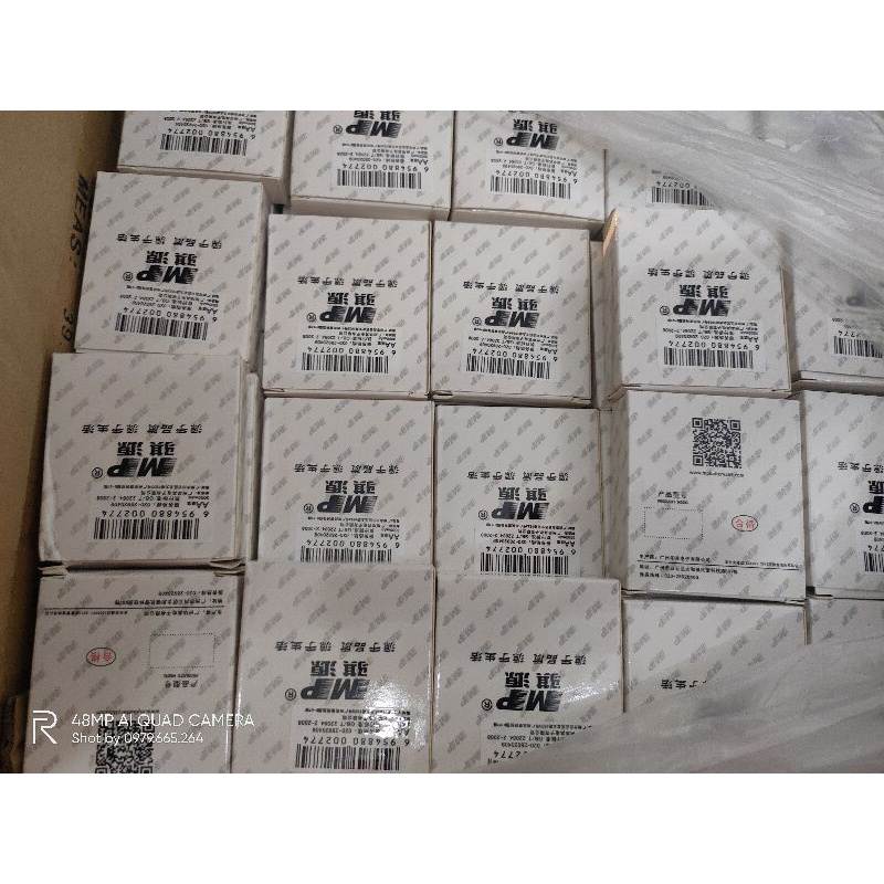 Pin sạc AA  vỉ 4 viên và Sạc chính hãng MP dung lượng thực 220mAh