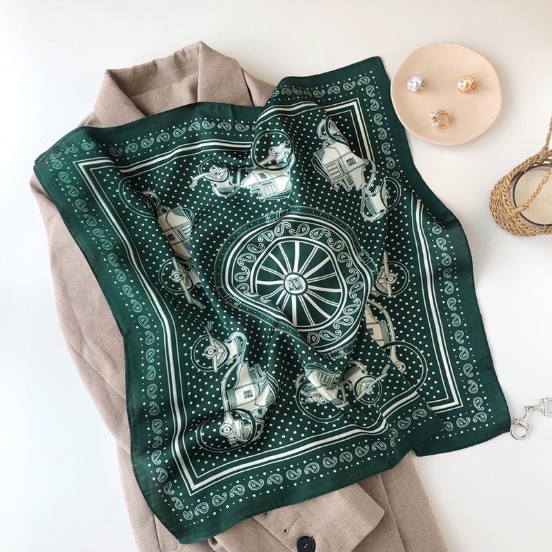 Khăn lụa in hình cỗ xe ngựa size 55x55cm - Maben