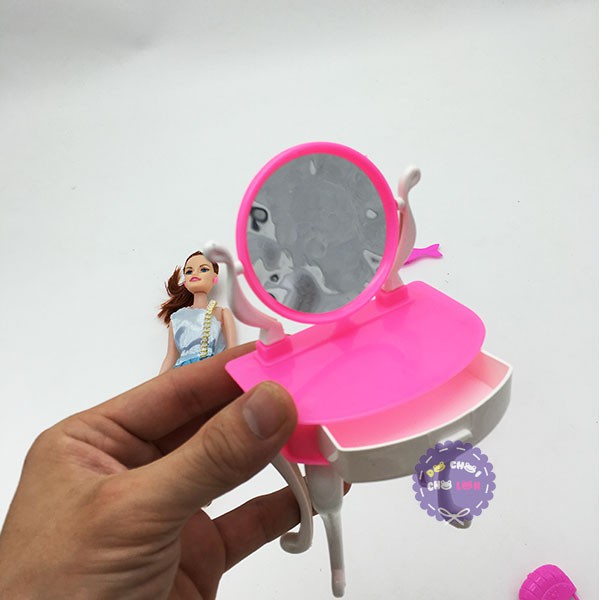 Bộ đồ chơi búp bê gái &amp; bàn ghế trang điểm bằng nhựa - KhaDiTOYS