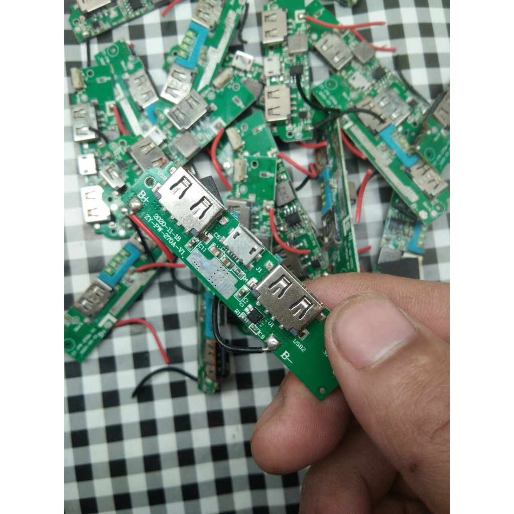 Mạch sạc dự phòng cũ Giá tốt .Hoạt động tốt có đèn báo dung lượng pin