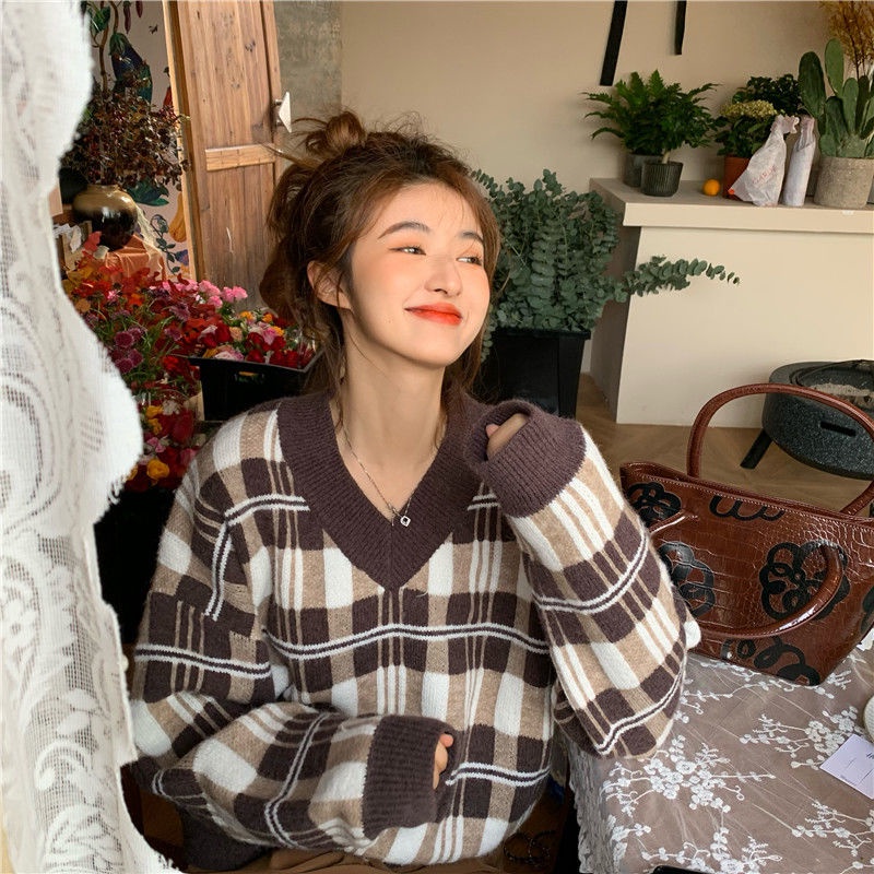 Áo Sweater Tay Dài Cổ Chữ V Sọc Ca Rô Thời Trang Xinh Xắn Cho Nữ